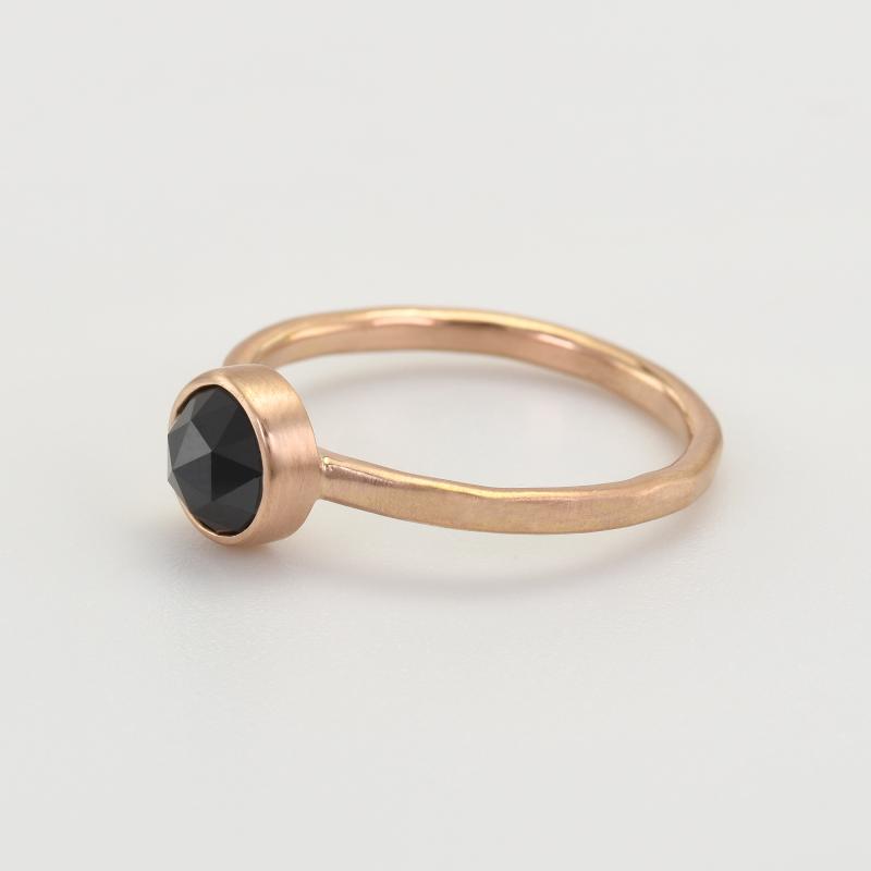 Prsten s routovým černým diamantem 47851
