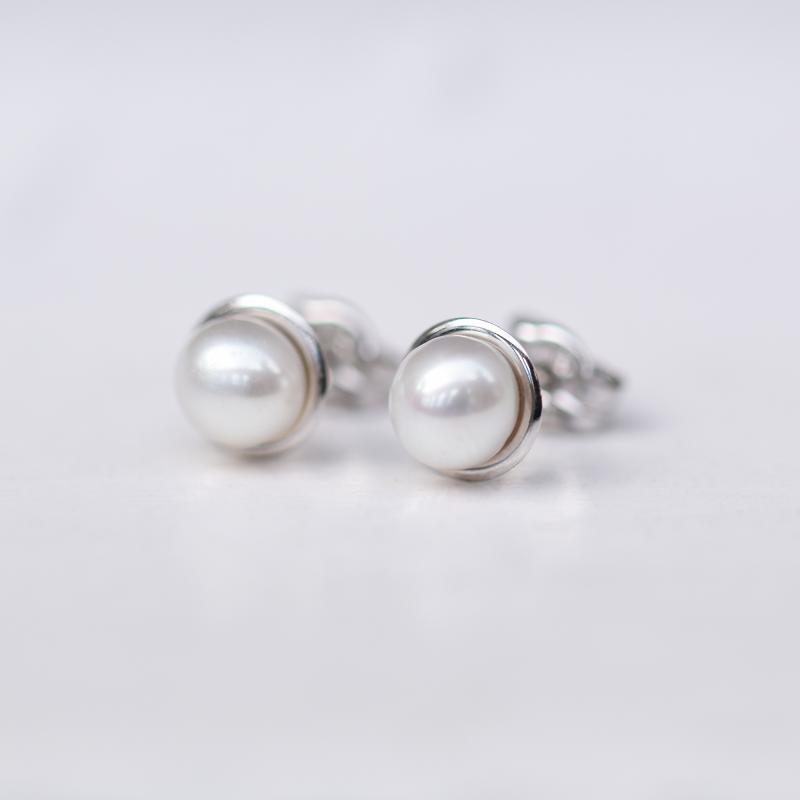 Minimalistické perlové náušnice ze zlata 48901