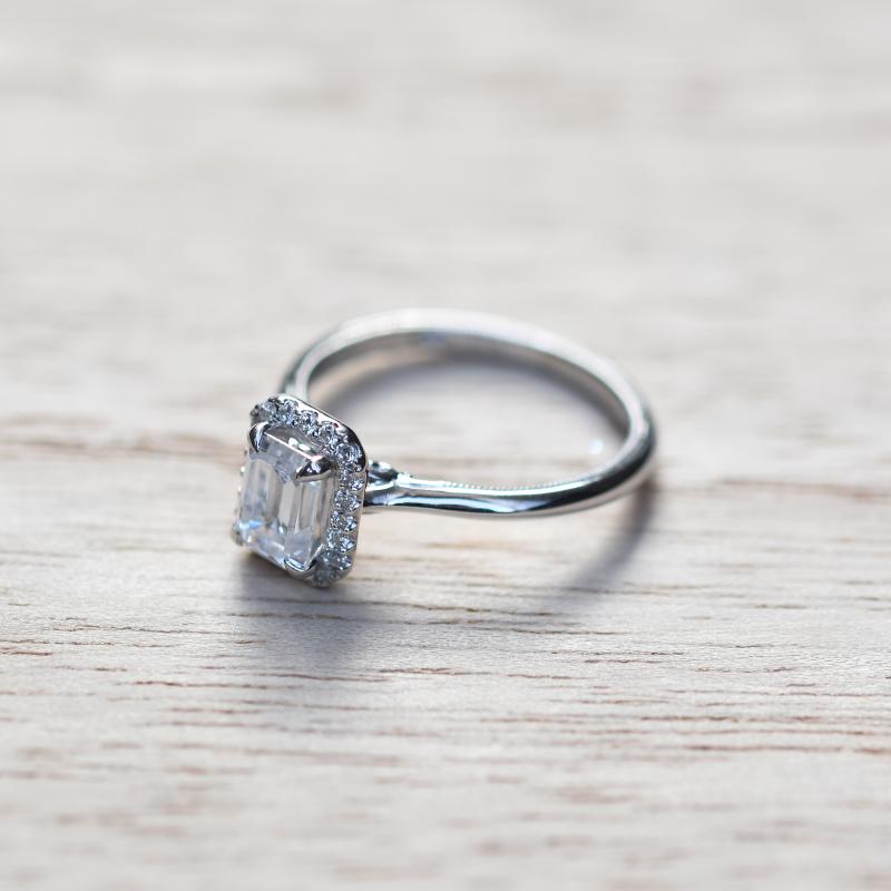 Zásnubní prsten s diamantem 49481