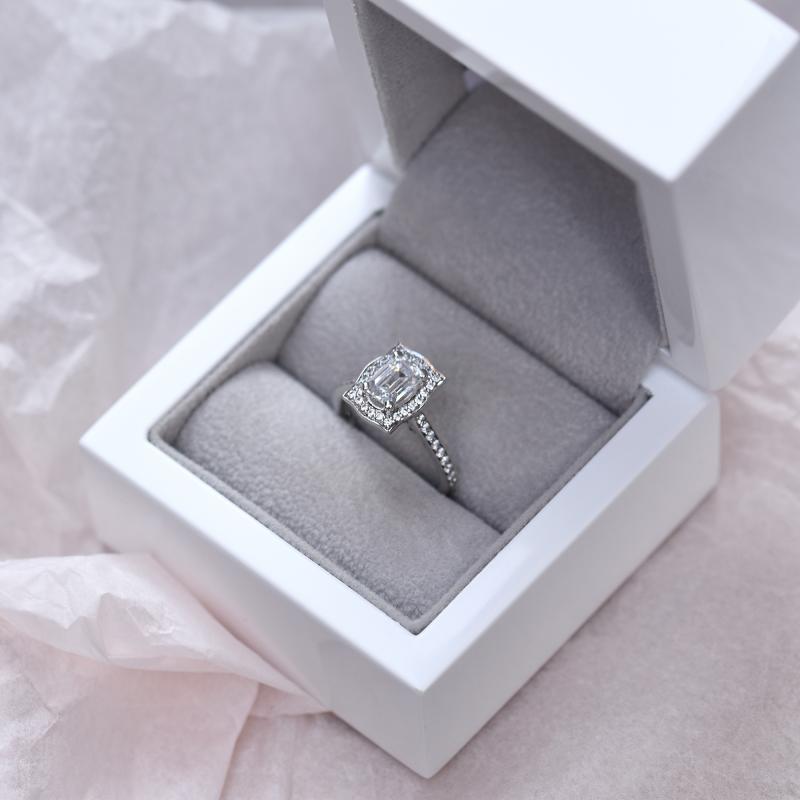 Halo zlatý prsten s emerald diamantem 49661