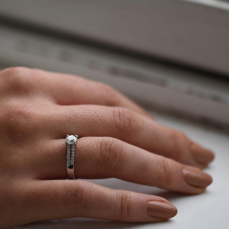 Platinový diamantový prsten 51071