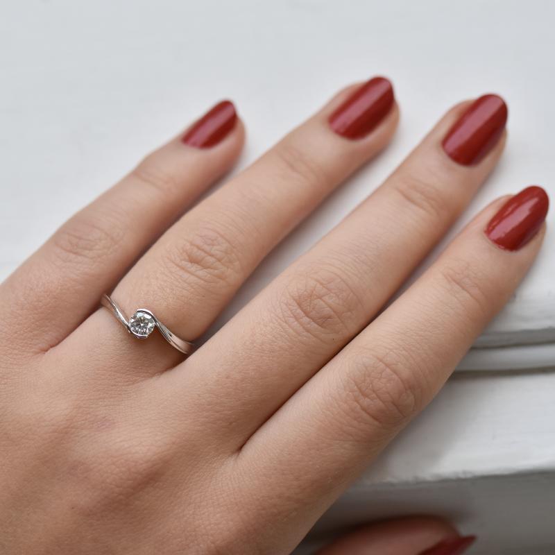 Zásnubní prsten s certifikovaným diamantem 64691