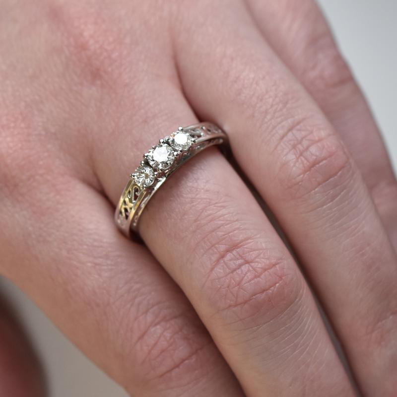 Prsten s diamanty 66061