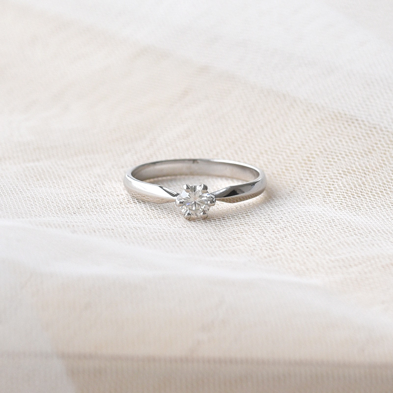 Zlatý prsten s diamantem Iravan 68041