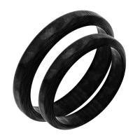 Ploché karbonové snubní prsteny se zkosenými hranami Versiss