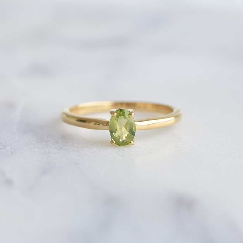 Prsten s olivínem