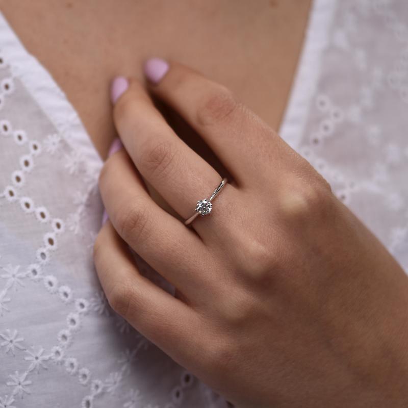 Zásnubní prsten s moissanitem Vanani 100202