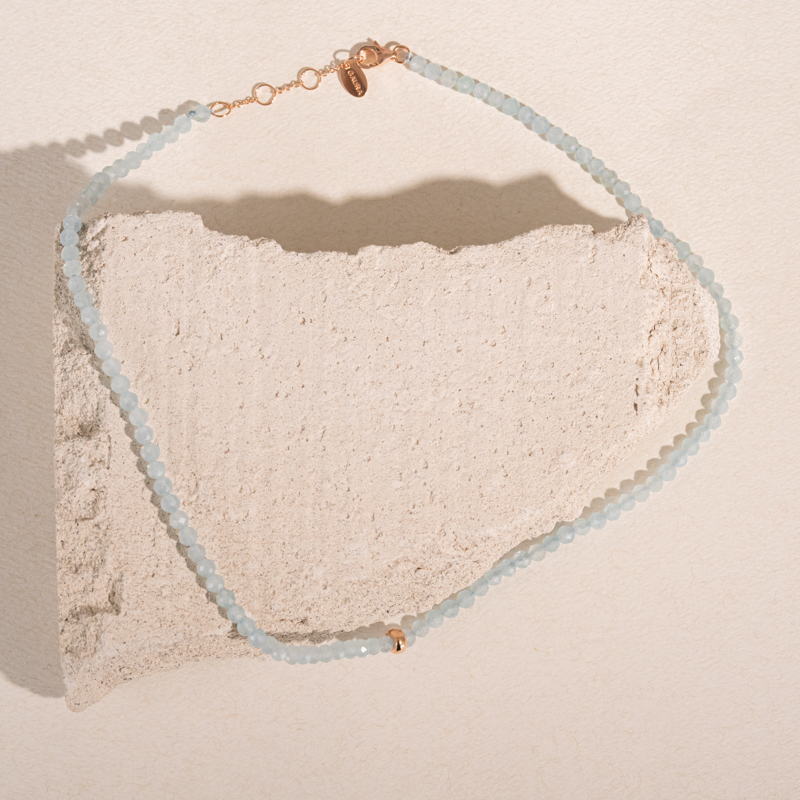 Stříbrný náhrdelník s akvamarínovými korálky Alix 104472