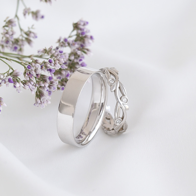 Prsten ve tvaru lístečků s lab-grown diamanty a pánský plochý prsten Vlad 105862