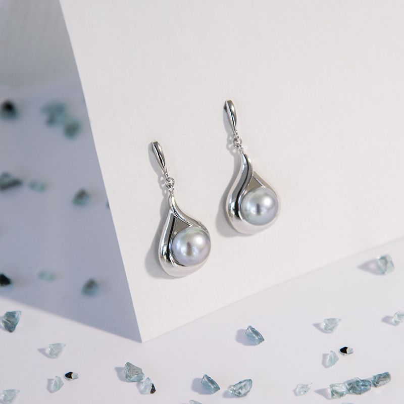 Stříbrné visací náušnice s perlami Dremi 108432