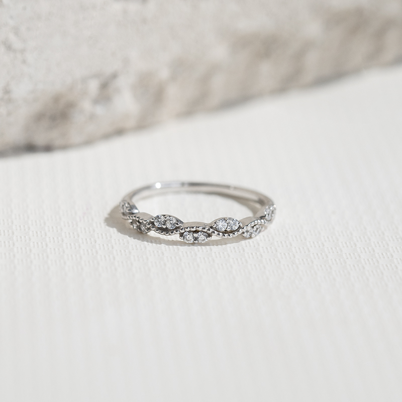 Něžný eternity prsten s diamanty Britton 112192