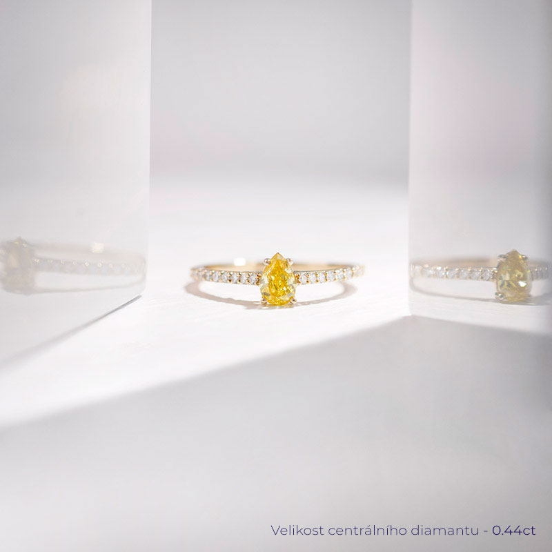 Zásnubní prsten s certifikovaným fancy yellow lab-grown diamantem Ernes 114162