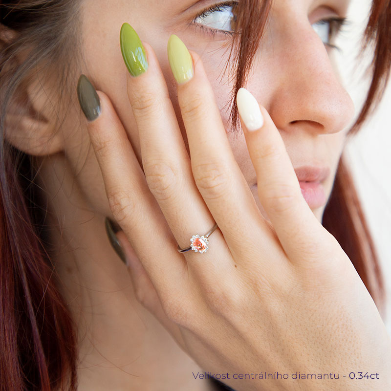 Zásnubní prsten s certifikovaným fancy pink lab-grown diamantem Bayo 114192