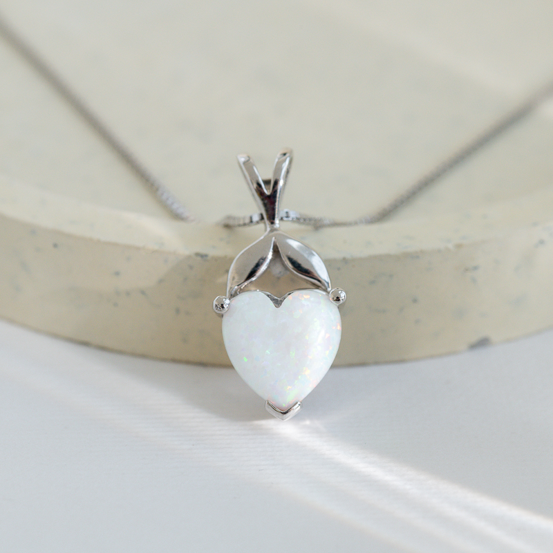 Stříbrný náhrdelník s opálovým srdcem Tasie 124752