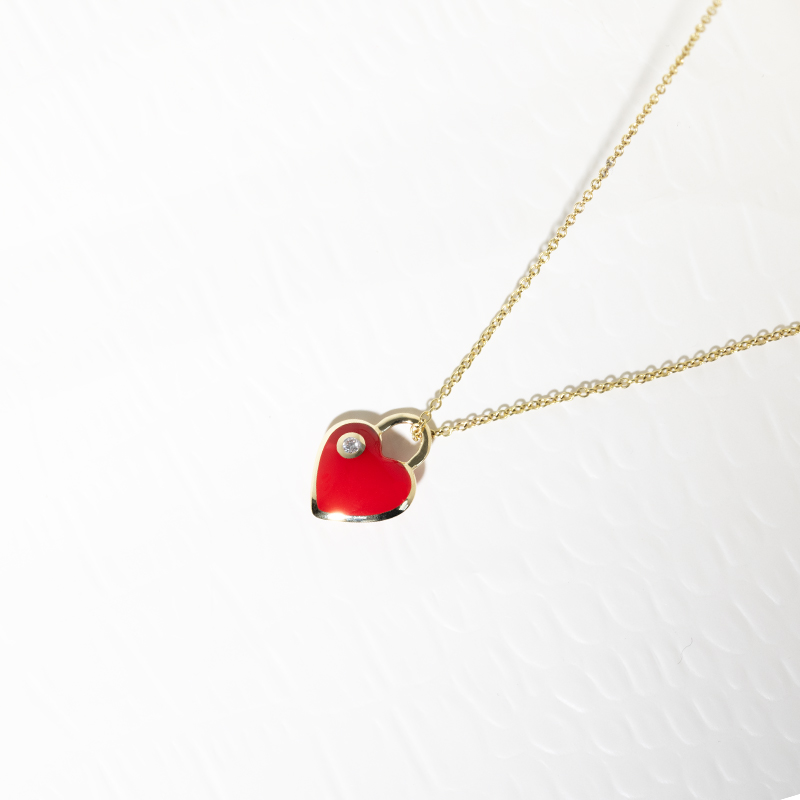 Červený keramický přívěsek ve tvaru srdce s diamantem Dafni 127602