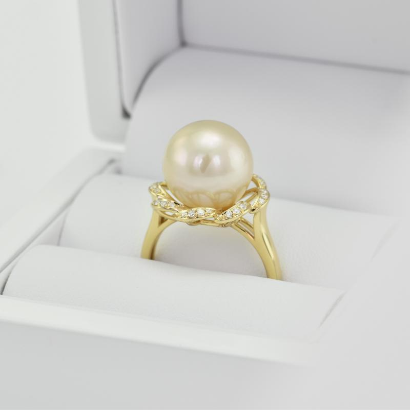Prsten s perlou a diamanty 20432