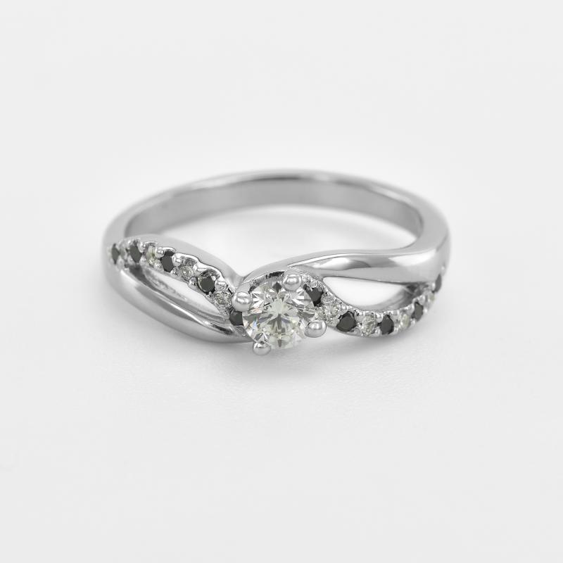 Prsten s černými a bílými diamanty 21092