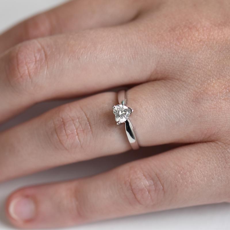 Zásnubní prsten se srdíčkovým diamantem Lalea 22372