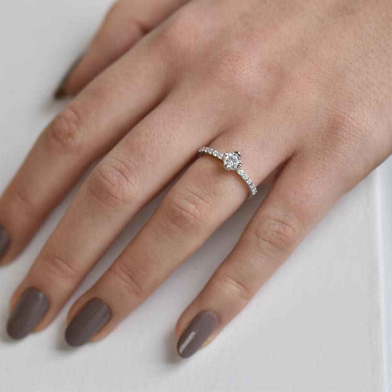 Zlatý diamantový zásnubní prsten 42002