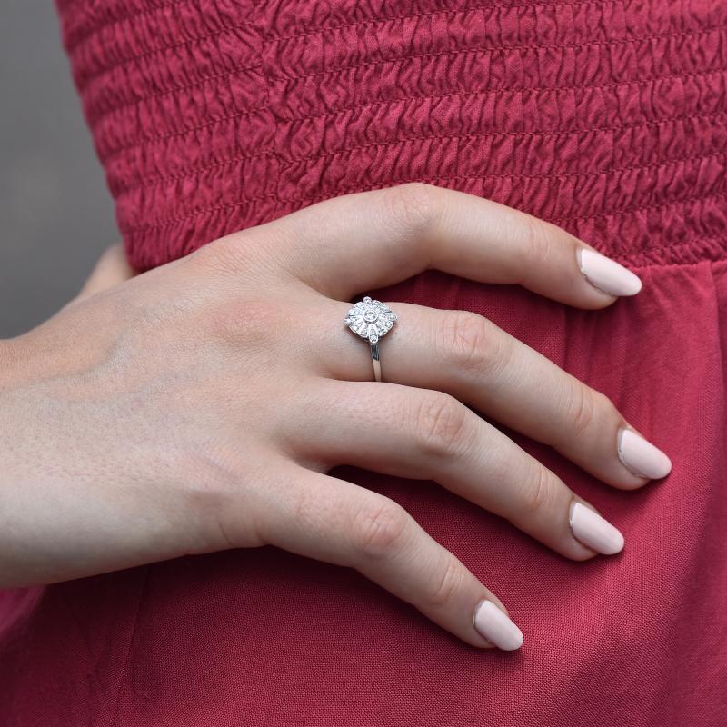 Prsten s diamantovým květem z bílého zlata 45142
