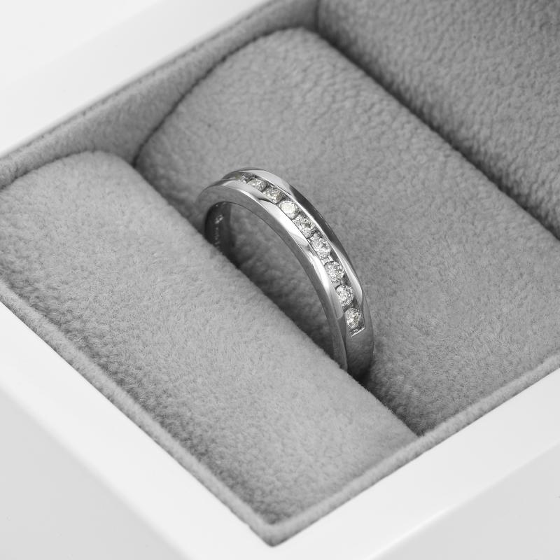Platinový eternity prsten s diamanty 47802