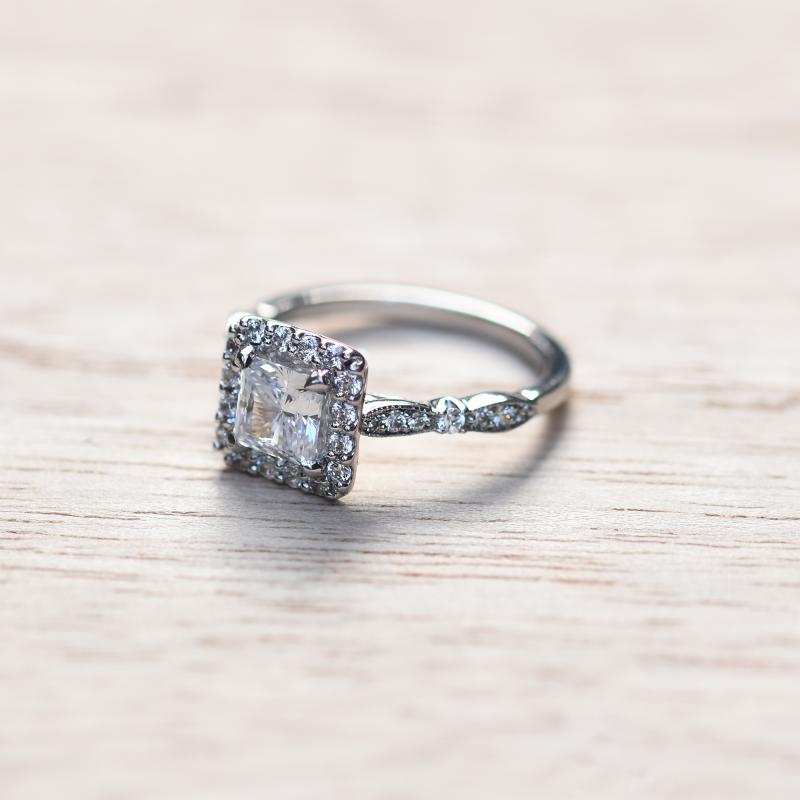 Vintage prsten s princess diamantem