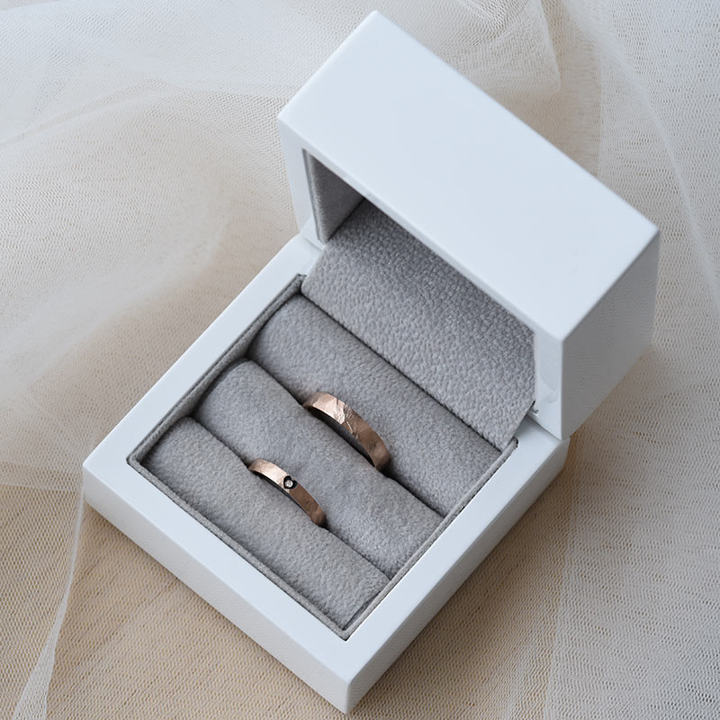 Snubní zlaté prsteny s gravírem 69902