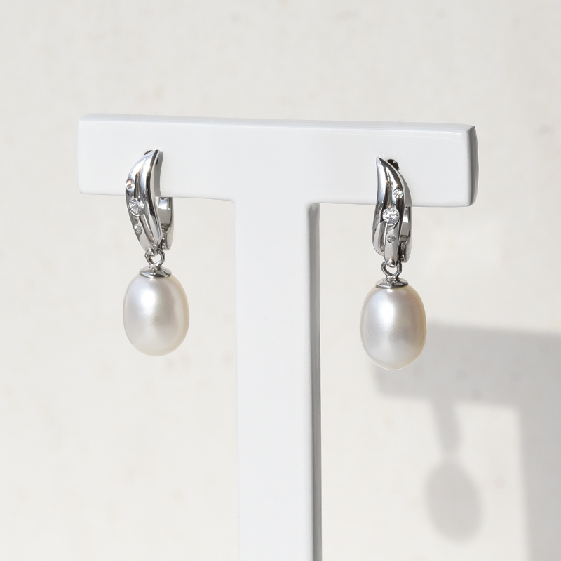 Stříbrné náušnice s perlou a zirkony 78062