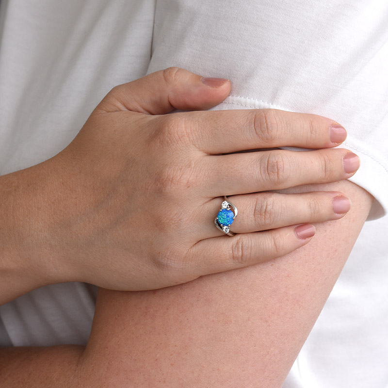 prsten s modrým opálem a zirkony 84702