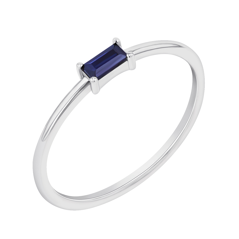 Safírový prsten v minimalistickém designu