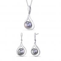 Elegance v stříbrné kolekci s perlami Ladana