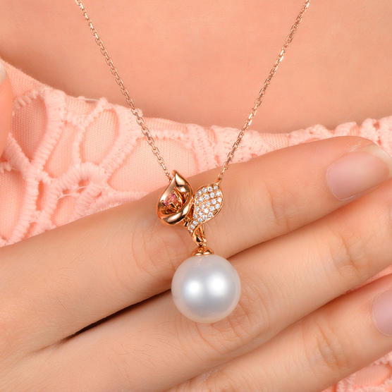 Perlový zlatý náhrdelník