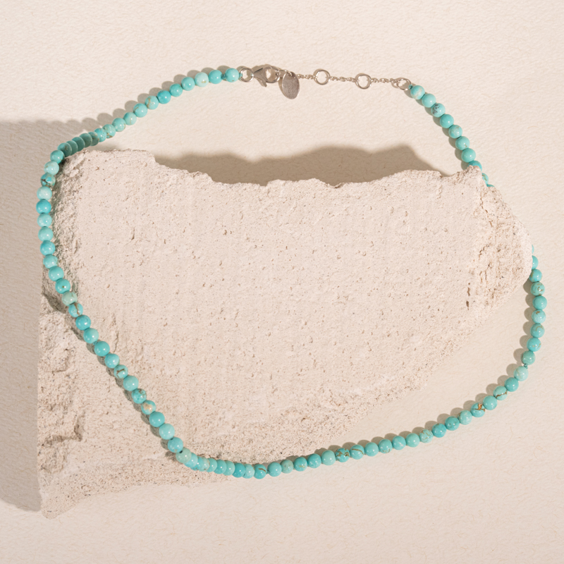 Stříbrný náhrdelník s howlitovými korálky Lynsey 104443