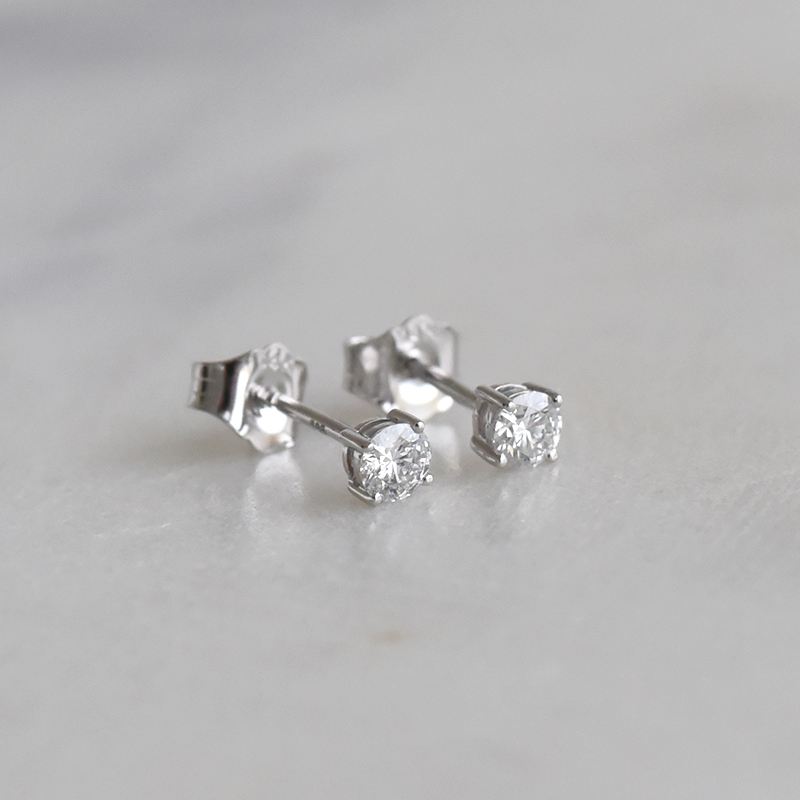 Stříbrné náušnice s výběrem karátové váhy lab-grown diamantů Sanders 106383