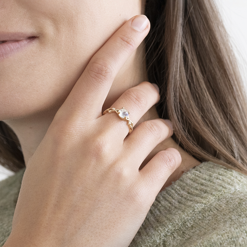 Romantický prsten s měsíčním kamenem a diamanty Makena 111543