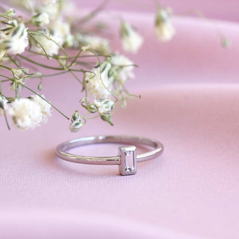 Minimalistický prsten s baguette moissanitem Avice 112003
