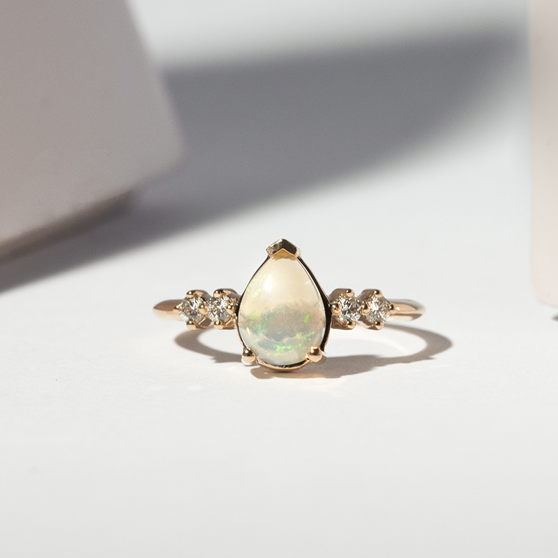 Opálový prsten s diamanty Ammara 112503