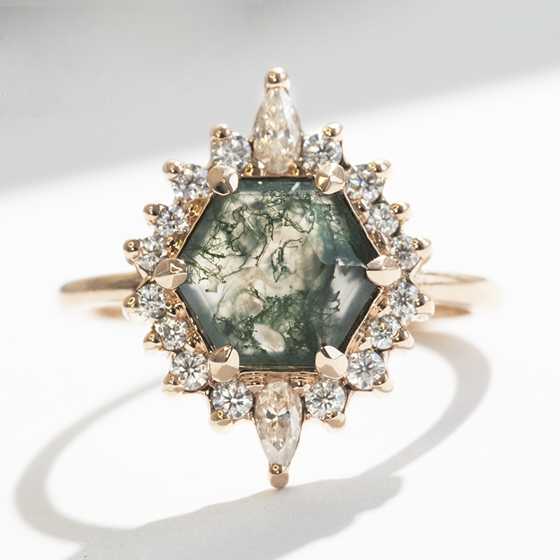 Elegantní prsten s mechovým achátem a moissanity Melia 114613