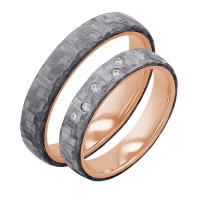 Mírně zaoblené snubní prsteny z karbonu a zlata s diamanty Otis