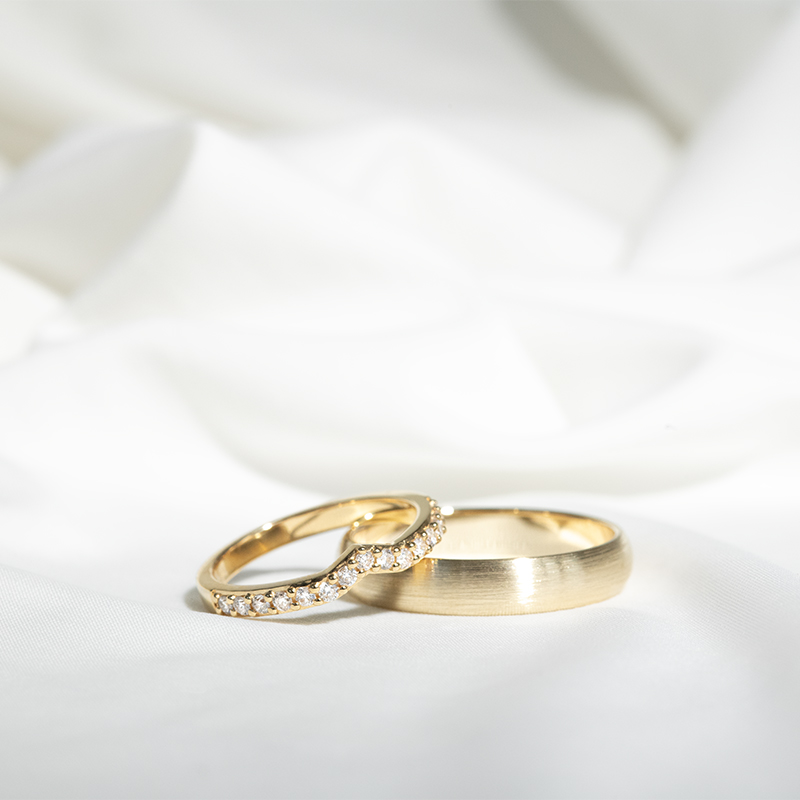 Půlkulaté snubní prsteny ze zlata Ebie 128673