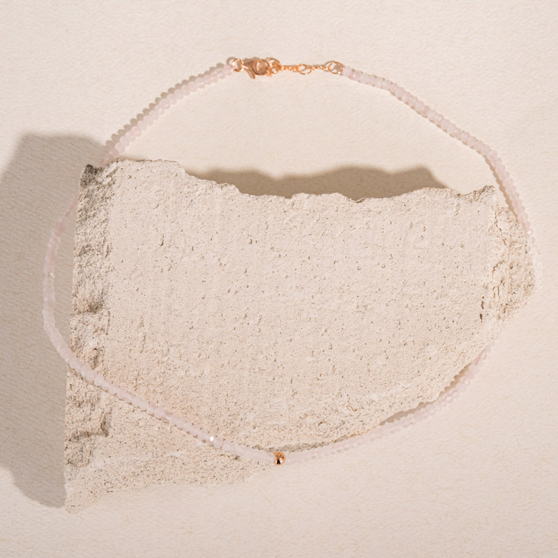 Stříbrný náhrdelník s růženinovými korálky Rosa 129323