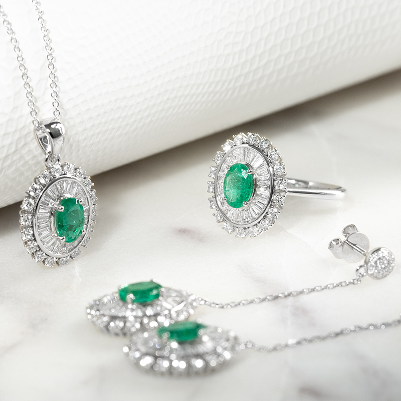 Luxusní smaragdová souprava s diamanty Elyn 132103