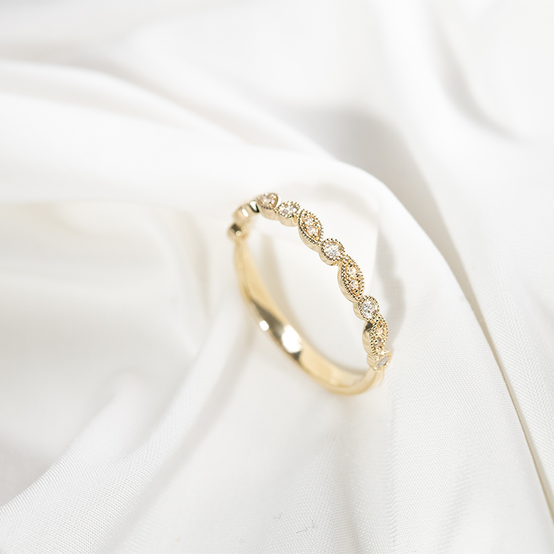 Diamanty ve zlatém eternity prstenu Sango 136393