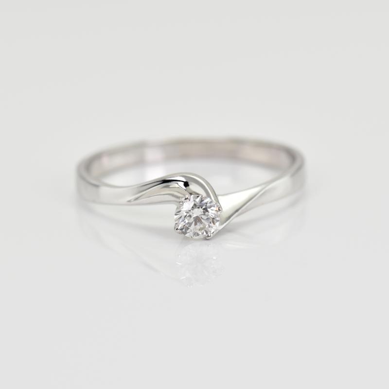 Zlatý prsten s diamantem 15103