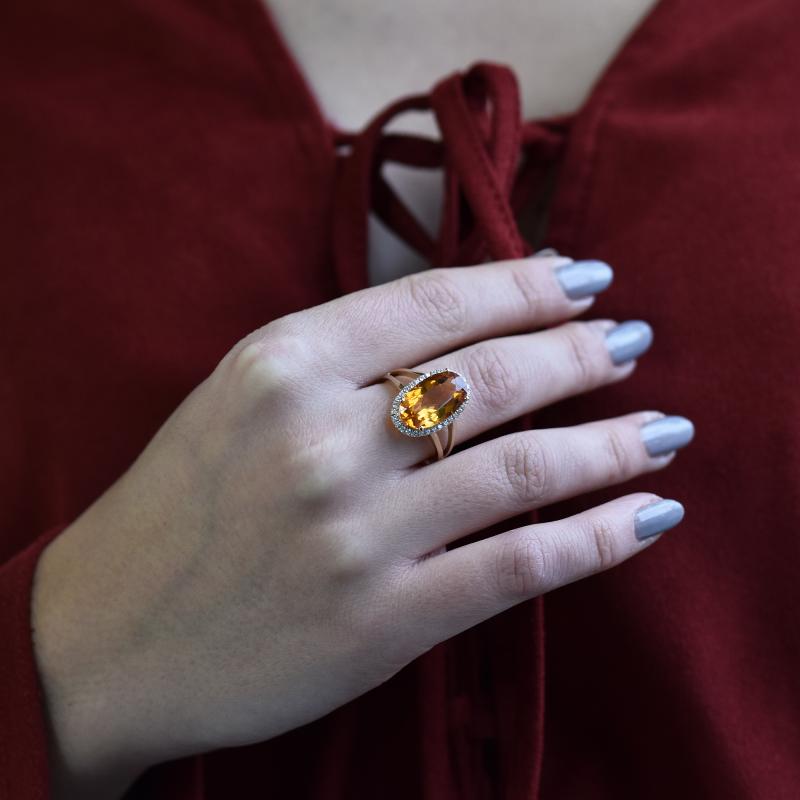 Zlatý prsten s oválným velkým citrínem 37993