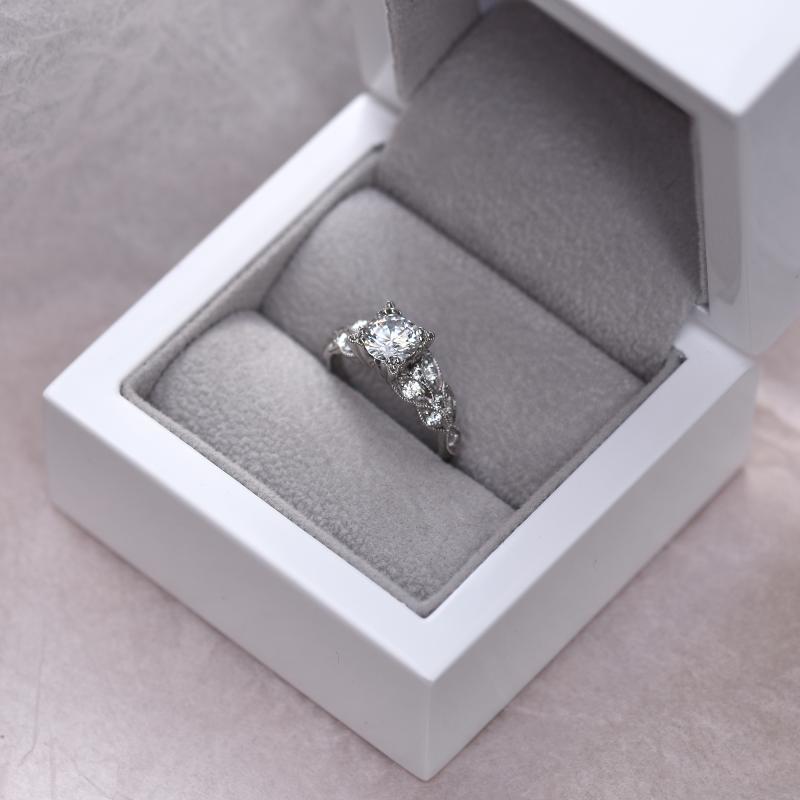 Romantický zlatý vintage prsten s diamanty 49653