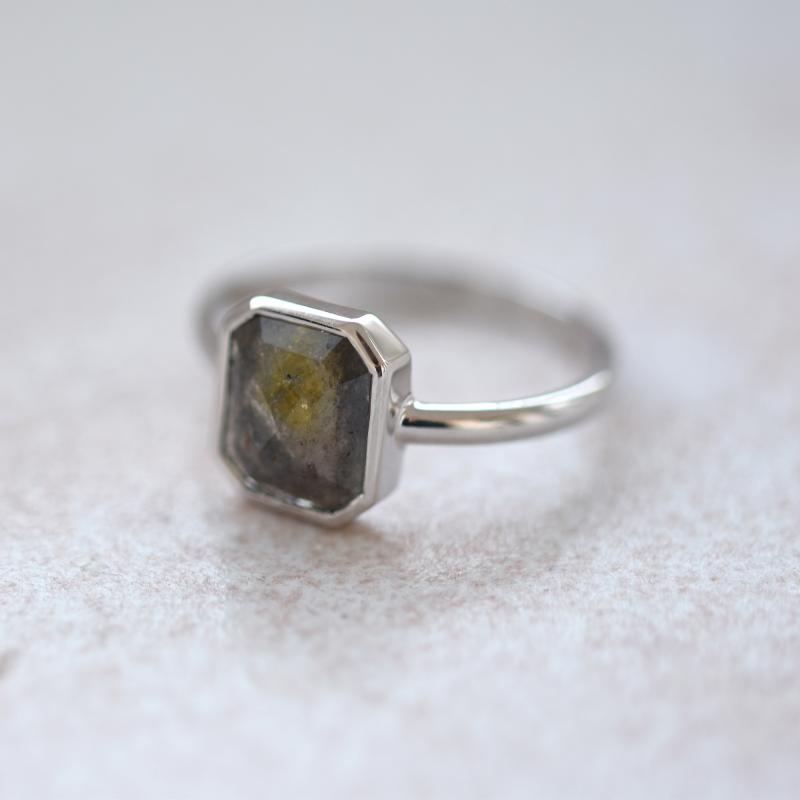 Prsten s emerald salt´n´pepper diamantem 51023
