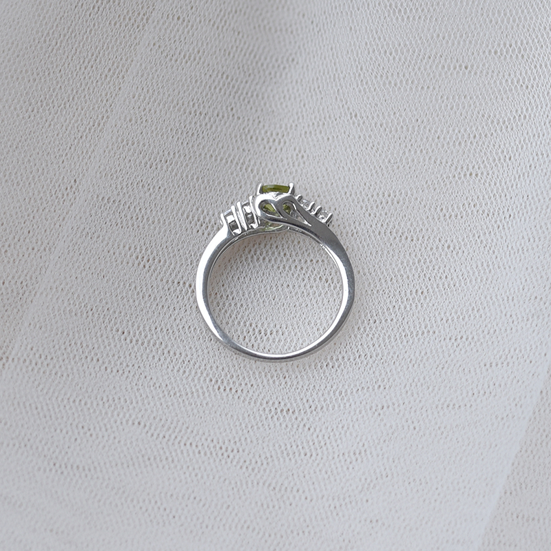 Romantický prsten s olivínem 58533