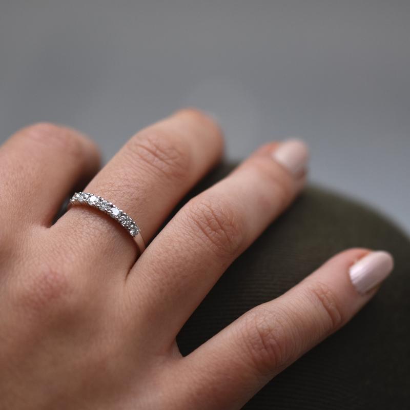 Zlatý eternity prsten s diamanty 75903