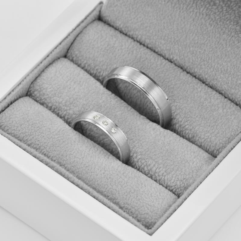 Platinové snubní prsteny s diamanty 76413